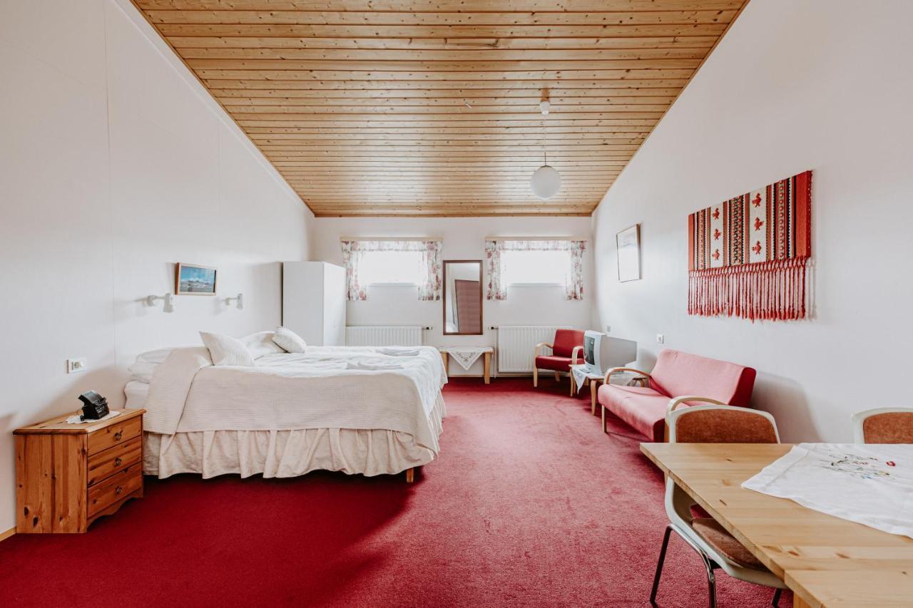 Narfastadir Guesthouse Laugar  Exteriör bild